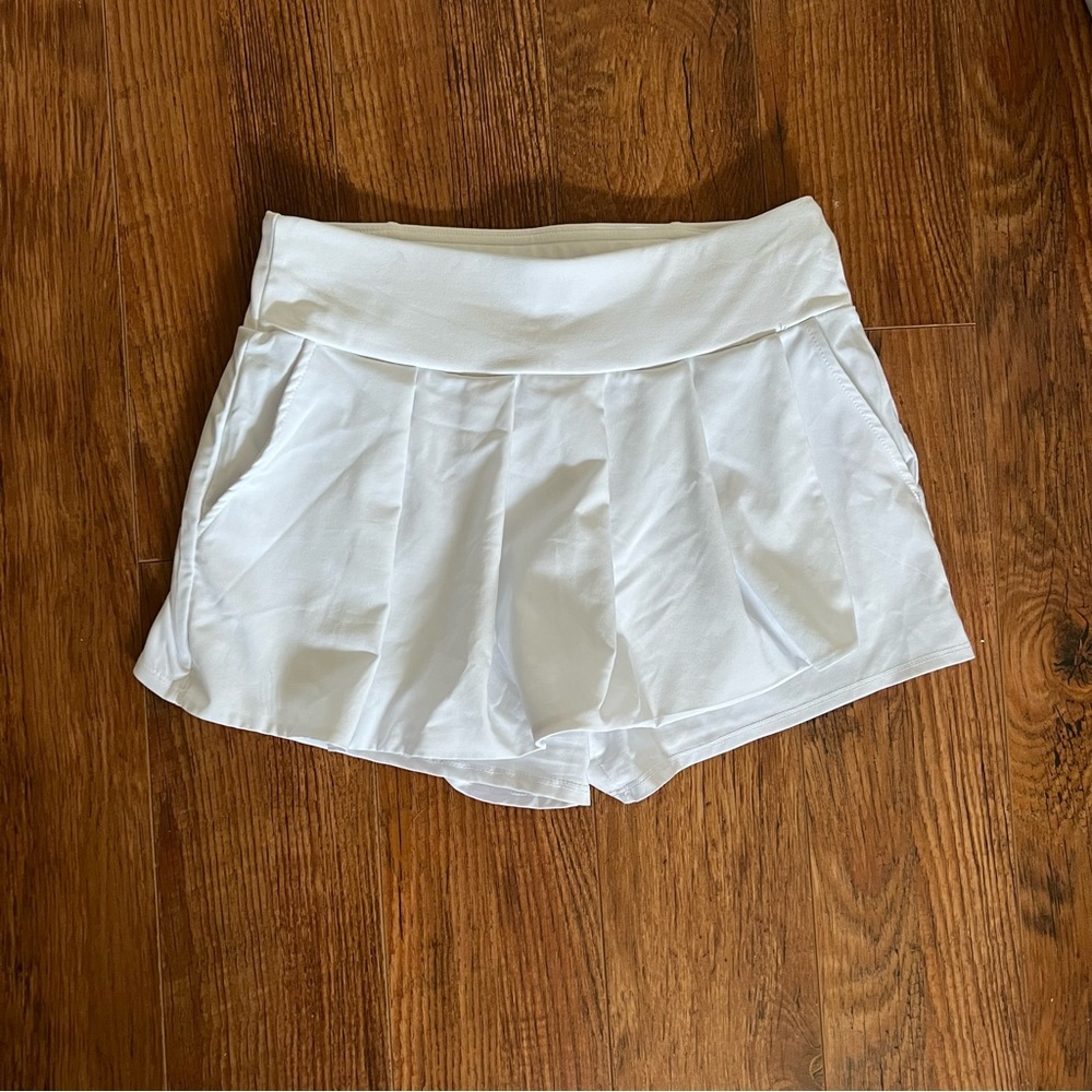 Fabletics white tennis skort